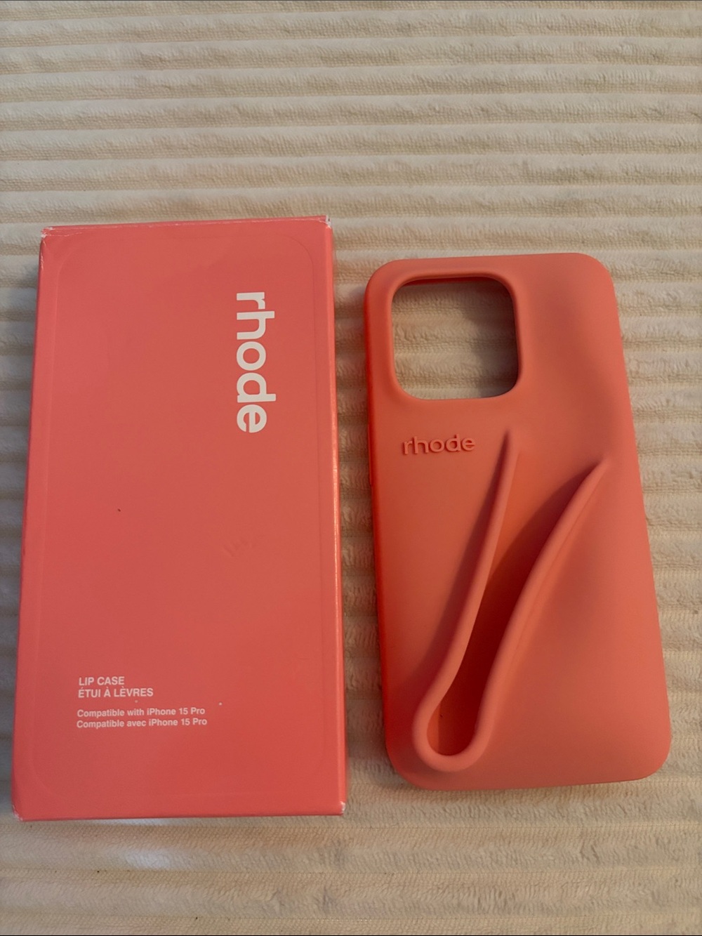 Rhode Peach Pit Lip Case iPhone 15 Pro Limited Edition